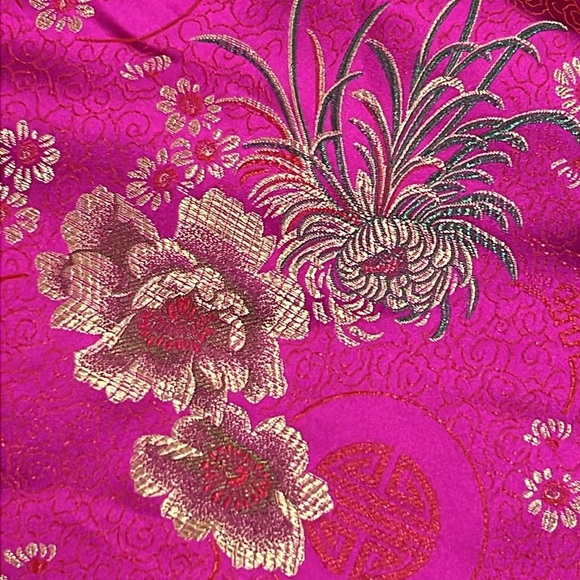🌸 Stunning Pink Kimono Robe - Picture 6 of 8